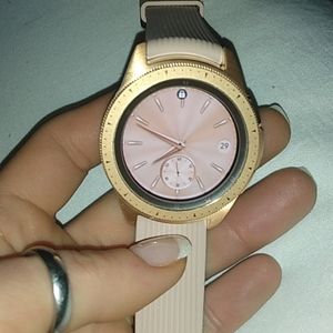 Galaxy rose gold active watch
